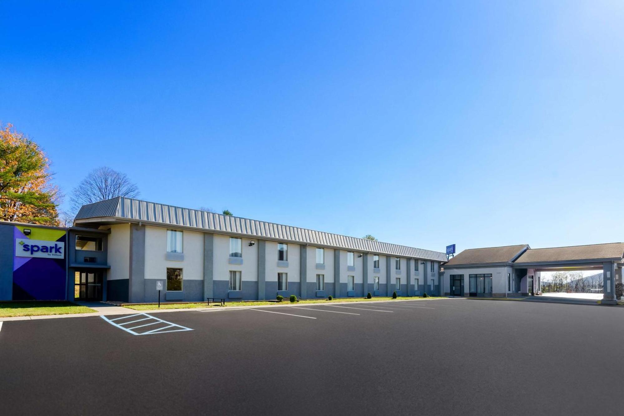 Spark By Hilton Daleville Roanoke North Exteriör bild